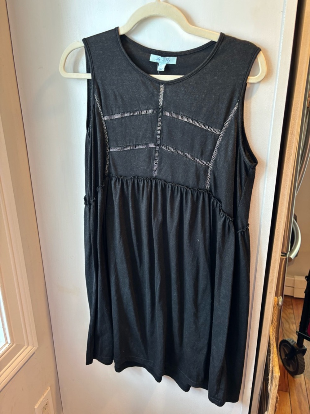 She + Sky Black Sleeveless Tunic with Contrast Stitching